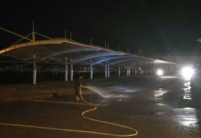 膜結(jié)構(gòu)張拉車棚-深圳市燁興膜結(jié)構(gòu)工程有限公司 膜結(jié)構(gòu)張拉車棚.jpg